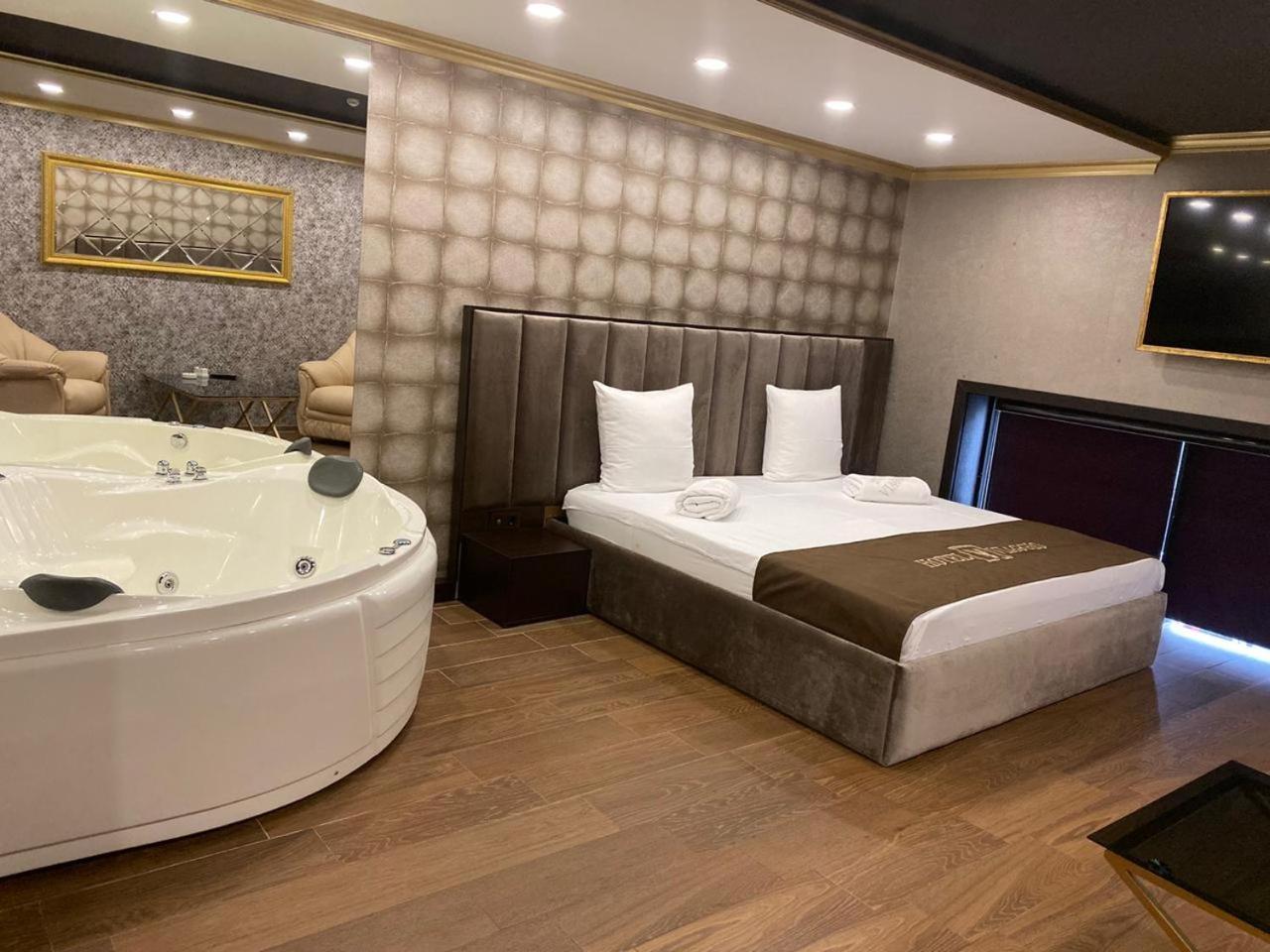 Vg Hotel Erévan Extérieur photo
